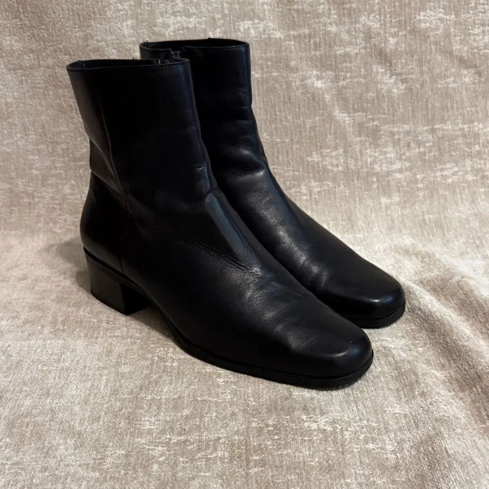 ANTONIO MELANI Sleek Black Ankle Booties